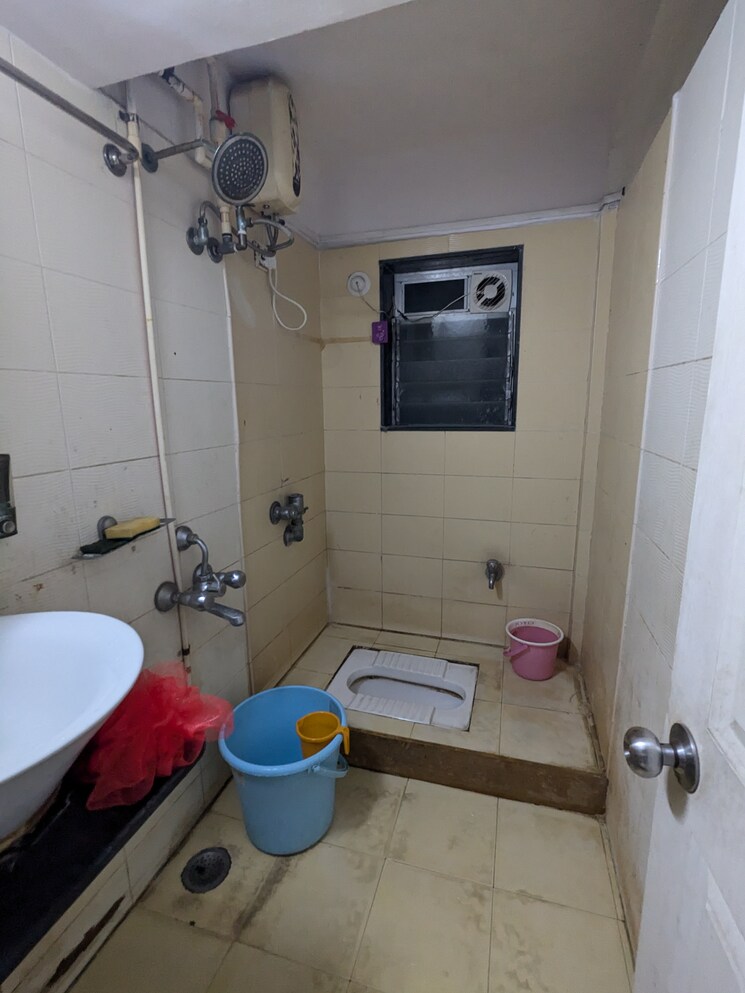 Bathroom, dosti-group-maitri-vatika 2 Bedroom 700 Sq.Ft. Apartment In Kalwa Thane 7935647