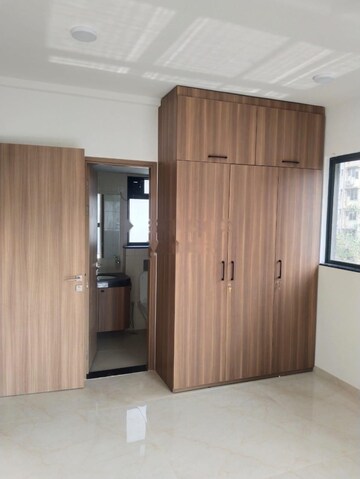Room in 3 BHK Apartment at Godrej Urban Park, Chandivali – for Rent