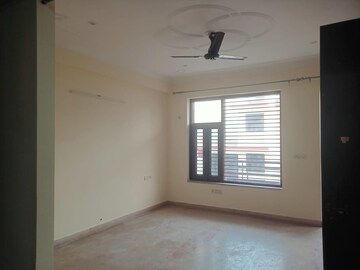Room in 2 BHK Apartment at Sector 46 – for Rent