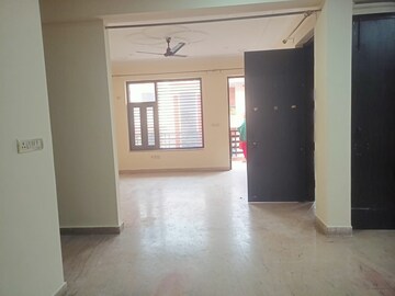 Room in 2 BHK Apartment at Sector 46 – for Rent