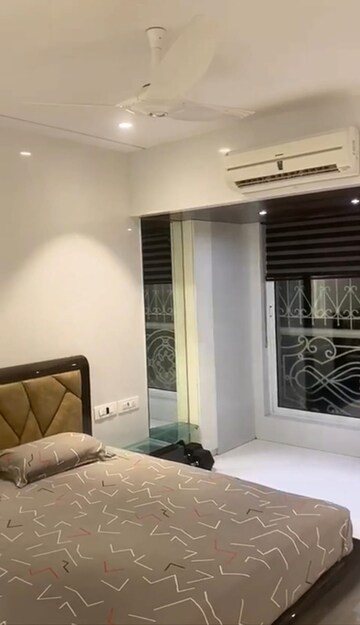 Master Bedroom in 5 BHK Apartment at Tharwani Heights, Sanpada – for Sale