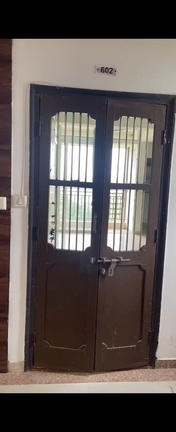 Room in 2 BHK Apartment at Avadh Enclave, Thaltej – for Rent