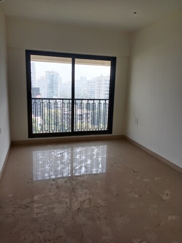 Study Room in 5 BHK Apartment at Mirchandani Triton, Santacruz West – for Sale