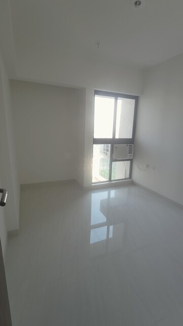 Room in 2 BHK Apartment at Lodha Crown Quality Homes, Majiwada – for Rent
