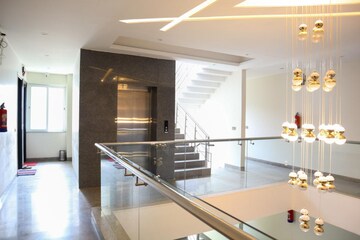 Staircase in 1 RK Apartment at Sector 40 – for Rent