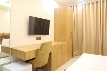 Room in 1 RK Apartment at Sector 40 – for Rent