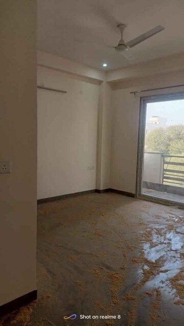 Room in 2 BHK Builder Floor at Sector 7 – for Rent