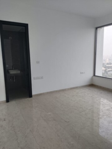 Room in 3 BHK Apartment at Oberoi Eternia, Mulund West – for Sale