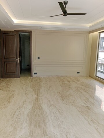Room in 4 BHK Apartment at Greater Kailash I – for Sale