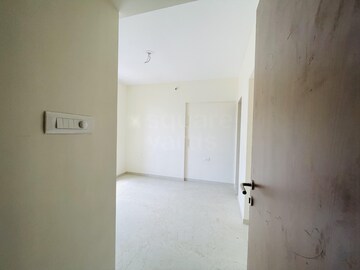 Room in 2 BHK Apartment at Dosti West County, Balkum Pada – for Rent