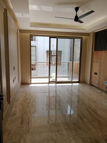 Room in 4 BHK Apartment at Greater Kailash I – for Sale