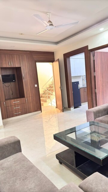 Living Room in 2.5 BHK Builder Floor at Sector 9 – for Rent