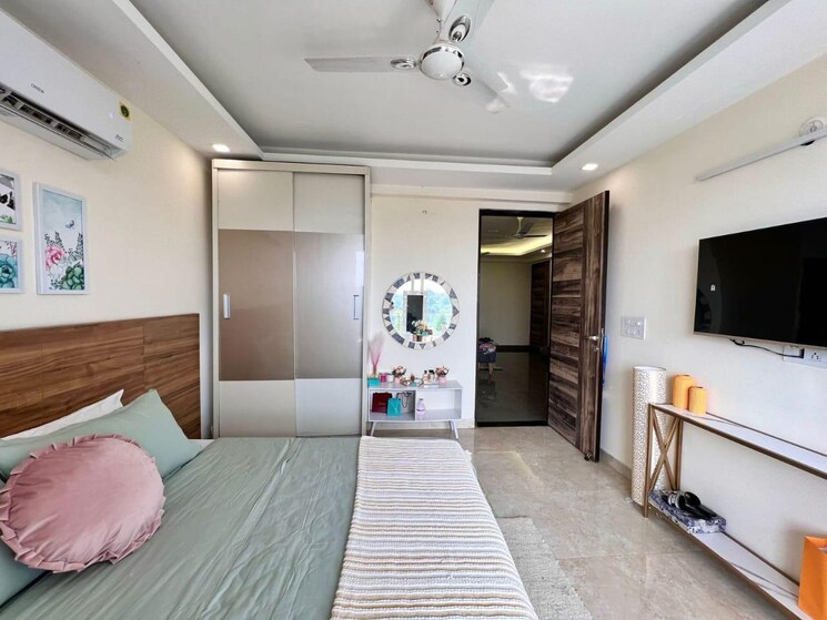 Room, sector 53 2 Bedroom 1500 Sq.Ft. Apartment In Sector 53 Gurgaon 7936327