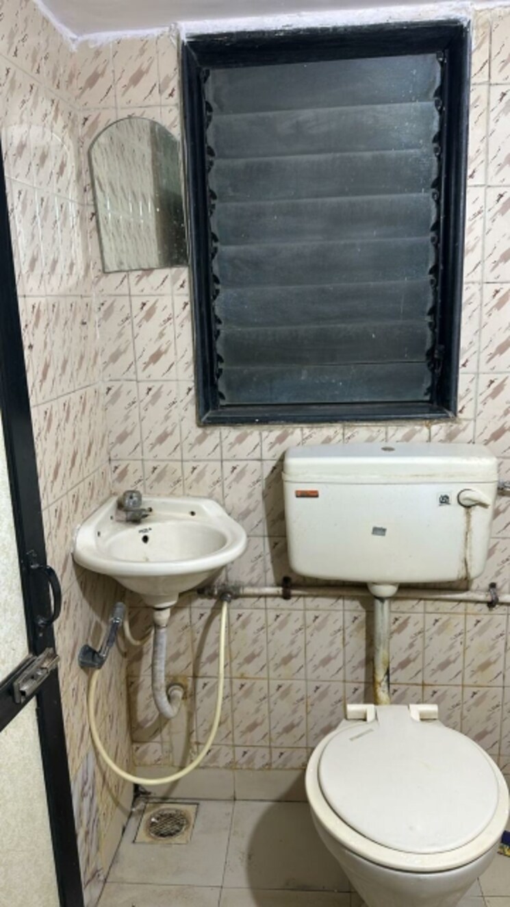 Bathroom, hiranandani-powai-park 2 Bedroom 880 Sq.Ft. Apartment In Powai Mumbai 7936398