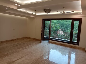 Room in 4 BHK Apartment at Safdarjang Enclave – for Rent