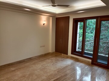 Room in 4 BHK Apartment at Safdarjang Enclave – for Rent