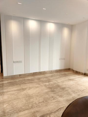 Room in 4 BHK Apartment at Safdarjang Enclave – for Rent