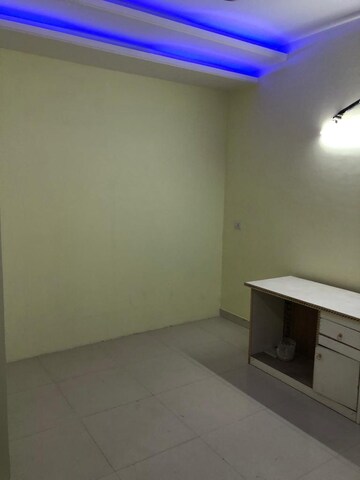 Room in 3 BHK Builder Floor at Sector 46 – for Rent