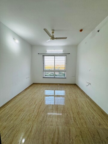 Room in 2 BHK Apartment at VTP Leonara, Mahalunge – for Rent