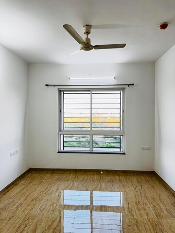 Room in 2 BHK Apartment at VTP Leonara, Mahalunge – for Rent