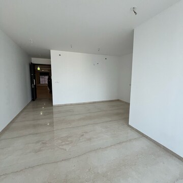 Room in 4 BHK Apartment at Oberoi Sky City, Khande Rao Dongari – for Rent