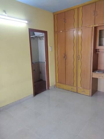 Room in 2 BHK Apartment at Lokhandwala Whispering Palms, Kandivali East – for Rent