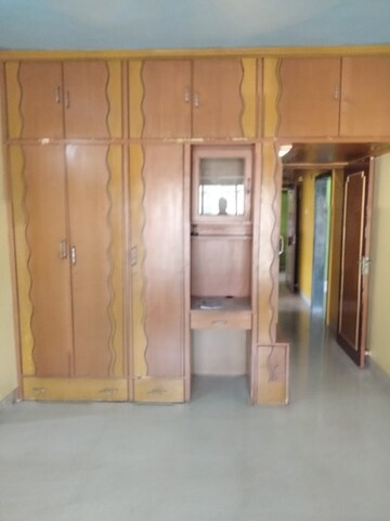 Room in 2 BHK Apartment at Lokhandwala Whispering Palms, Kandivali East – for Rent