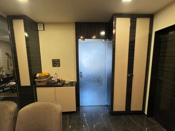  2 BHK Apartment at Lalani Grandeur, Goregaon East – for Rent