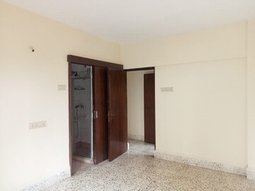Room in 3 BHK Apartment at Lokhandwala Whispering Palms, Kandivali East – for Sale
