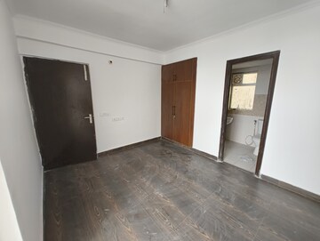 Room in 2 BHK Apartment at Amrapali Leisure Park, Amrapali Leisure Valley – for Sale