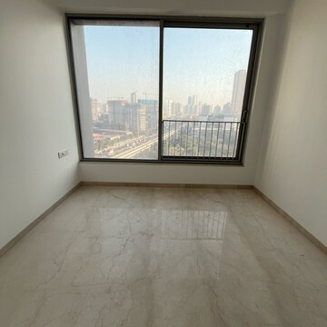 Room in 3 BHK Apartment at Oberoi Sky City, Khande Rao Dongari – for Rent