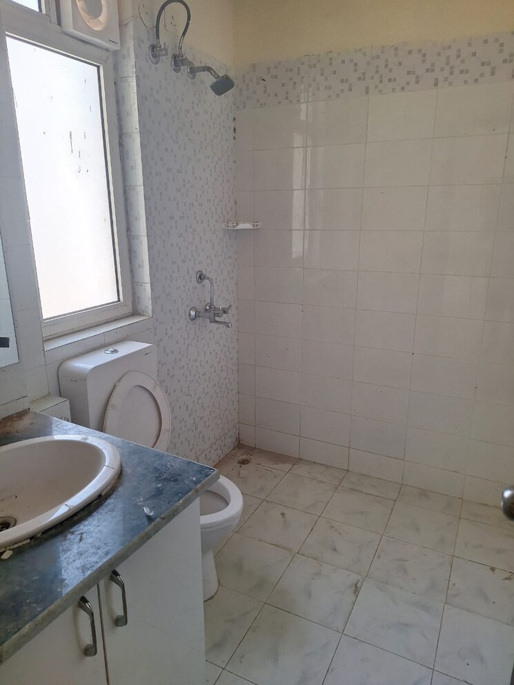 Bathroom, ild-grand 3 Bedroom 1790 Sq.Ft. Apartment In Sector 37c Gurgaon 7936609