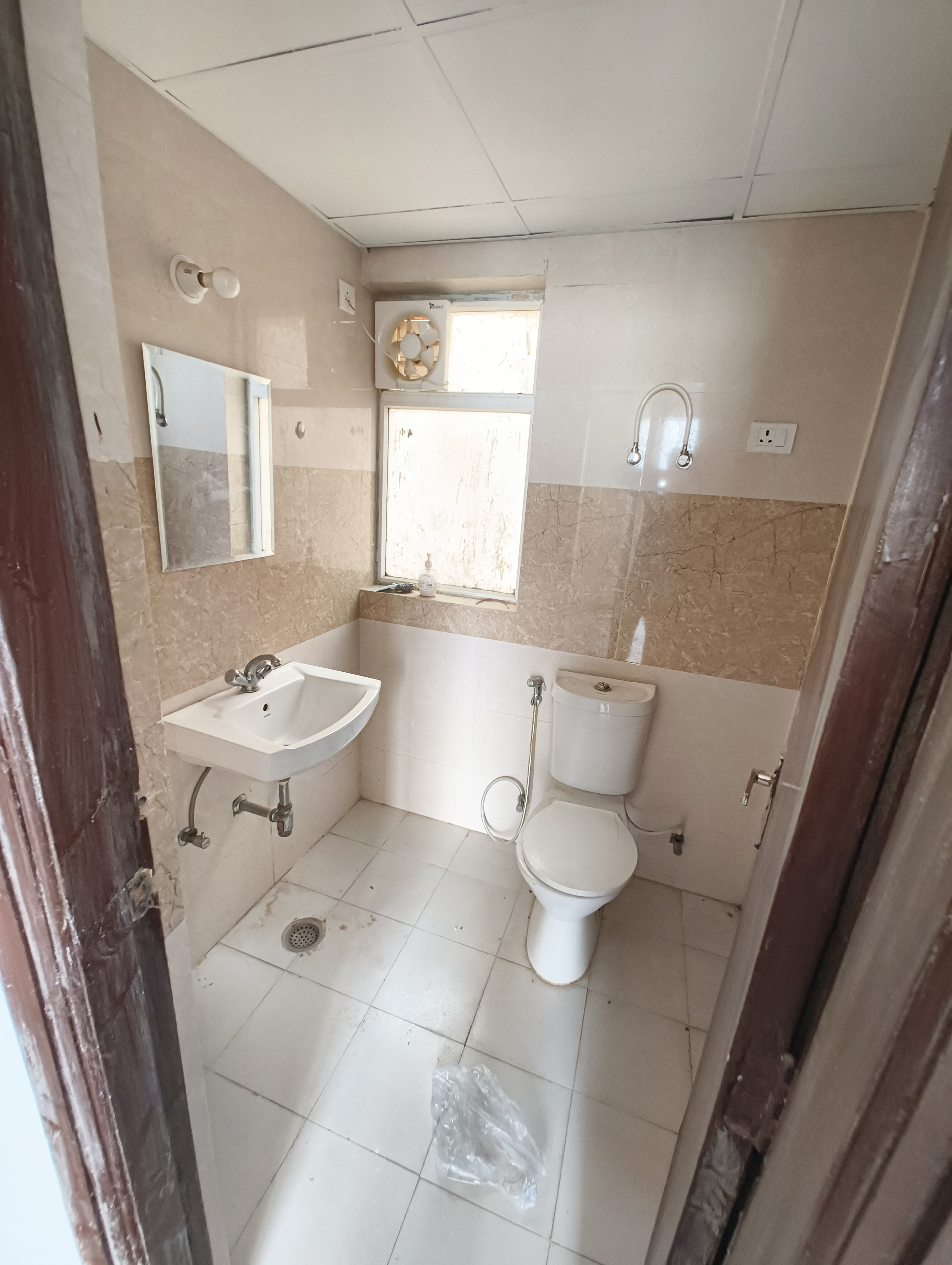 3 BHK + Extra Room Apartment For Sale in Amrapali Centurian Park