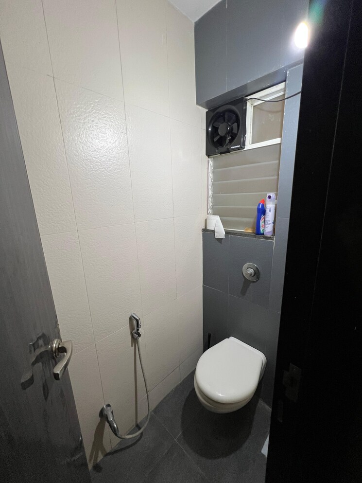 Bathroom, godrej-skyline 4 Bedroom 2500 Sq.Ft. Apartment In Koregaon Park Pune 7936630