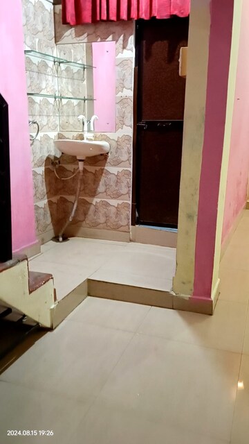 Bathroom in 1 BHK Independent House at Ashoka Garden – for Rent