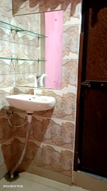 Bathroom in 1 BHK Independent House at Ashoka Garden – for Rent
