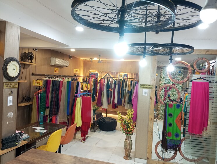 Floor Plan, freedom fighters enclave Commercial Showroom 200 Sq.Ft. In Freedom Fighters Enclave Delhi 7936546