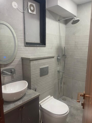 Bathroom in 3 BHK Apartment at Sector 57 – for Rent