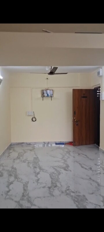 Room in 1 BHK Apartment at Kurla East – for Rent