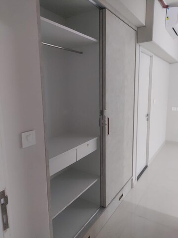 Furnished Amenities in 2 BHK Apartment at Rustomjee Urbania, Majiwada – for Rent