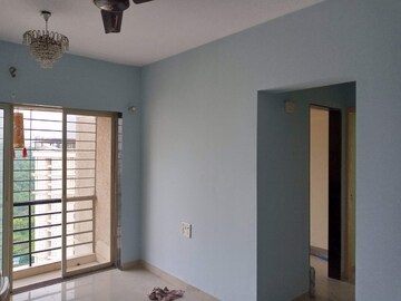 Room in 2 BHK Apartment at DB Realty Parkwoods, Kasarvadavali – for Rent