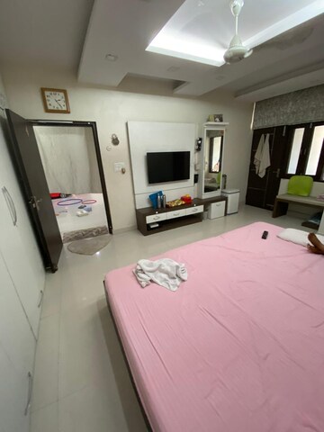 Bedroom in 4 BHK Apartment at Sector 10 Dwarka – for Sale