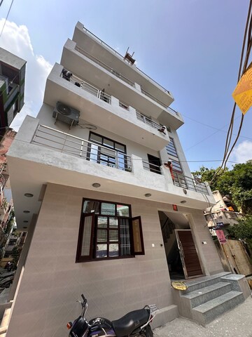 2 BHK Builder Floor For Rent in Chattarpur