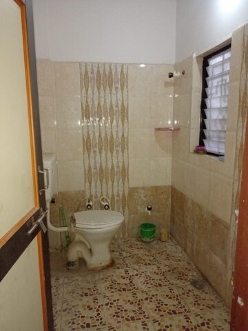 Bathroom in 1 BHK Apartment at Dhamani Road – for Rent