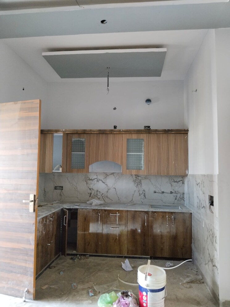 Kitchen, dwarika puri rd 3 Bedroom 117 Sq.Yd. Independent House In Dwarika Puri rd Meerut 7936853