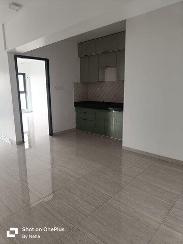 Room in 2 BHK Apartment at Lodha Bellagio, Powai – for Rent