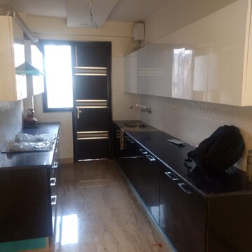 Kitchen in 3 BHK Builder Floor at Sector 45 – for Rent