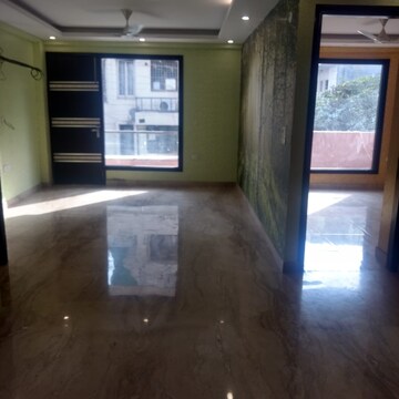 Parking in 3 BHK Builder Floor at Sector 45 – for Rent