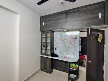 Bedroom in 2.5 BHK Apartment at Hawelia Valenova Park, Tech Zone 4 Greater Noida – for Rent