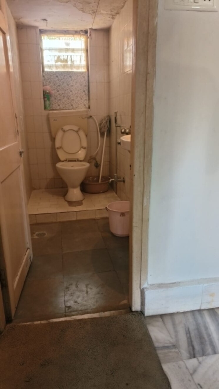 Bathroom, rose-garden-chs-santacruz 2 Bedroom 800 Sq.Ft. Apartment In Santacruz East Mumbai 7936940